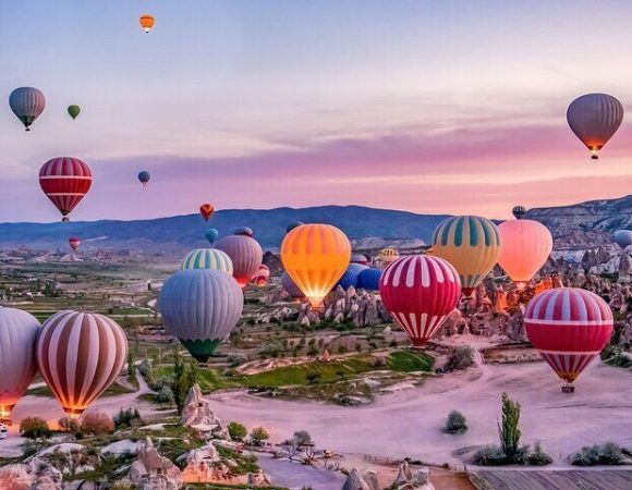 Cappadocia Balloon Tour Booking Guide: Prices and Safety Tips